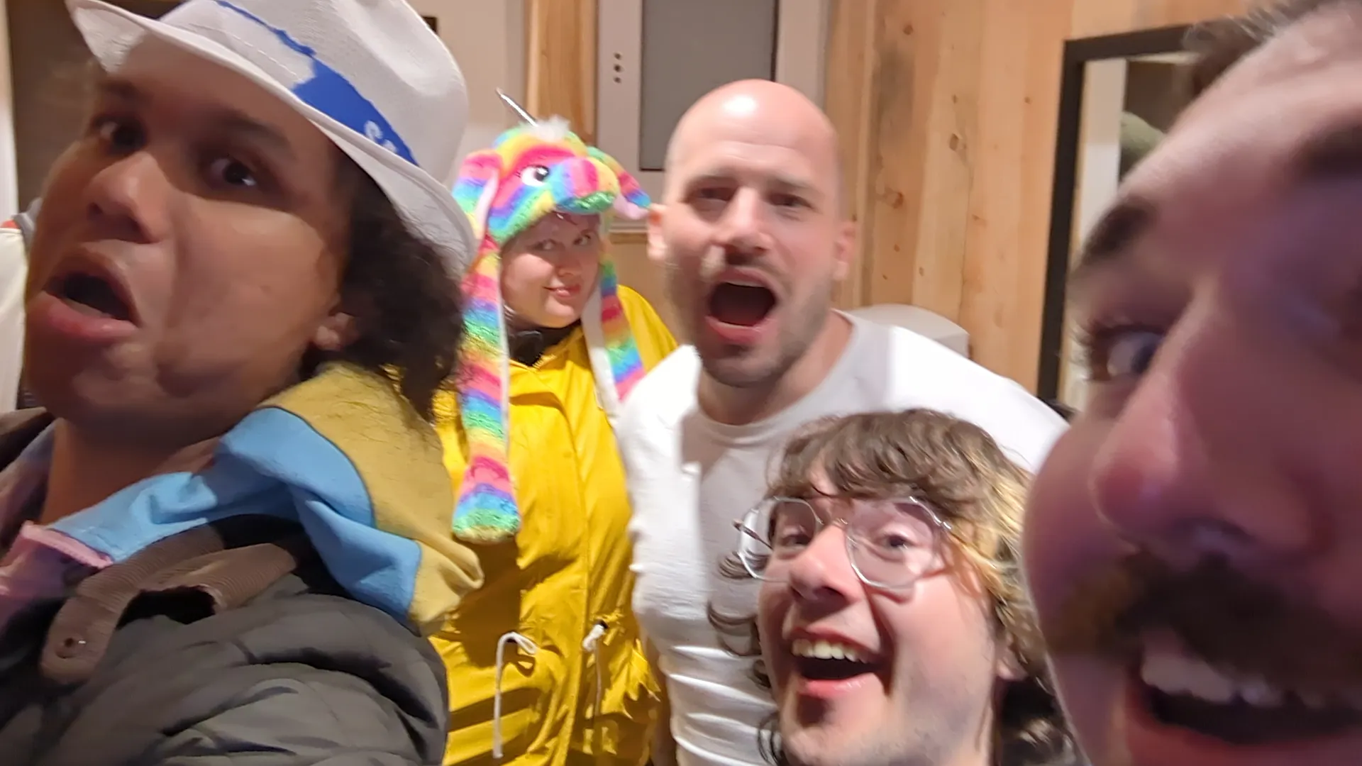 BC_25_Toiletten_Party_Hard