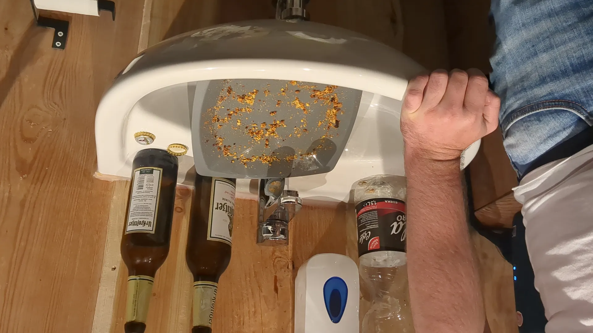 BC_25_Toiletten_Party_Food